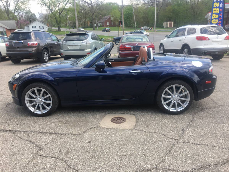 Illustration for article titled Today in car shopping, which Miata is best Miata?